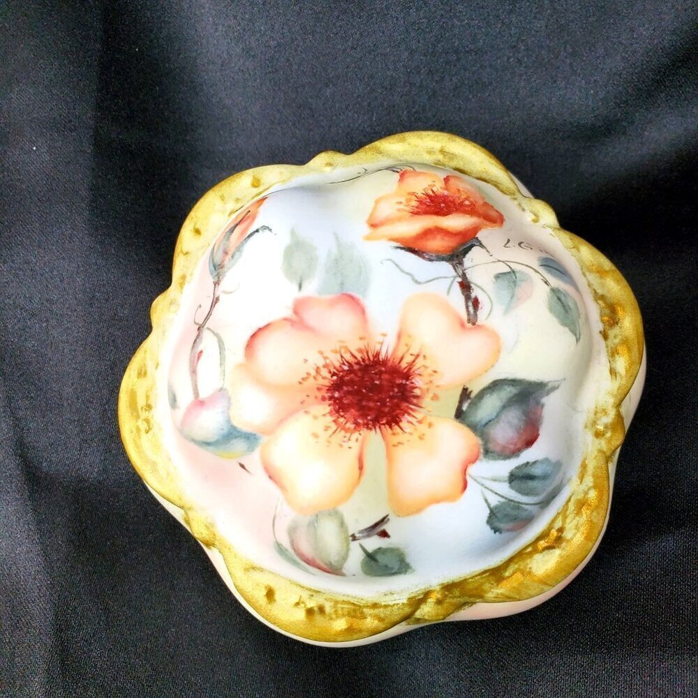 VTG Hand-Painted Cricket Jewelry Box Lidded Porcelain Trinket Box By L. Gibson - Picture 3 of 16